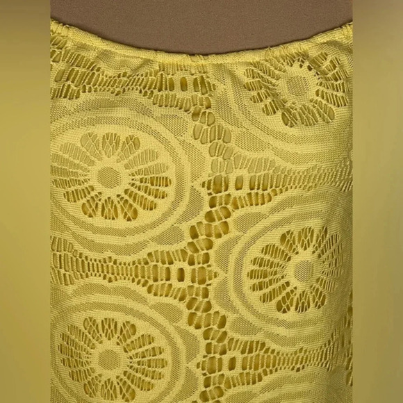 💛 TEEZE ME Lemon Yellow Lace Dress Medium - Picture 4 of 5